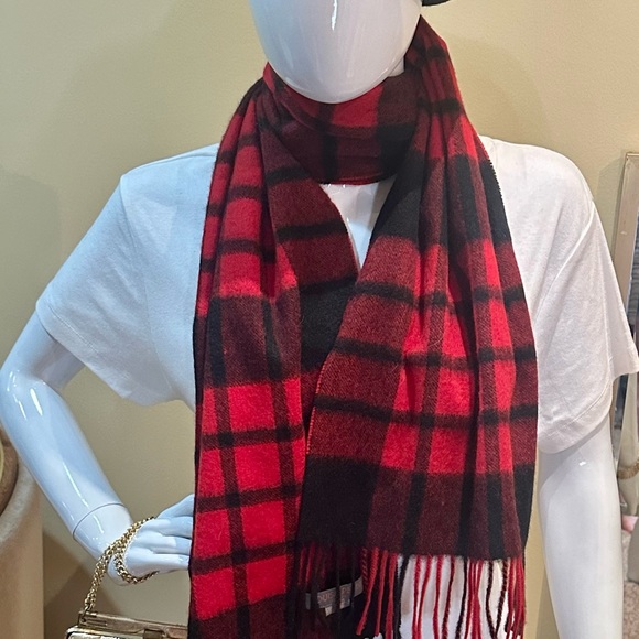 🌟HP🌟NWOT Cashmere Red & Black Buffalo Plaid Scarf by Louisa Perini - Picture 2 of 7